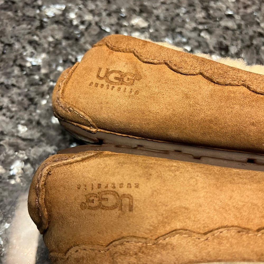 UGG Women’s Chestnut Limited Edition Scalloped Edge Moccasins - Picture 6 of 9